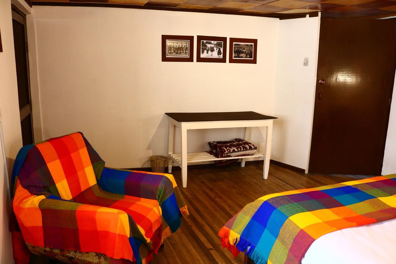 Hospedaje Los Ponchos Otavalo Dış mekan fotoğraf