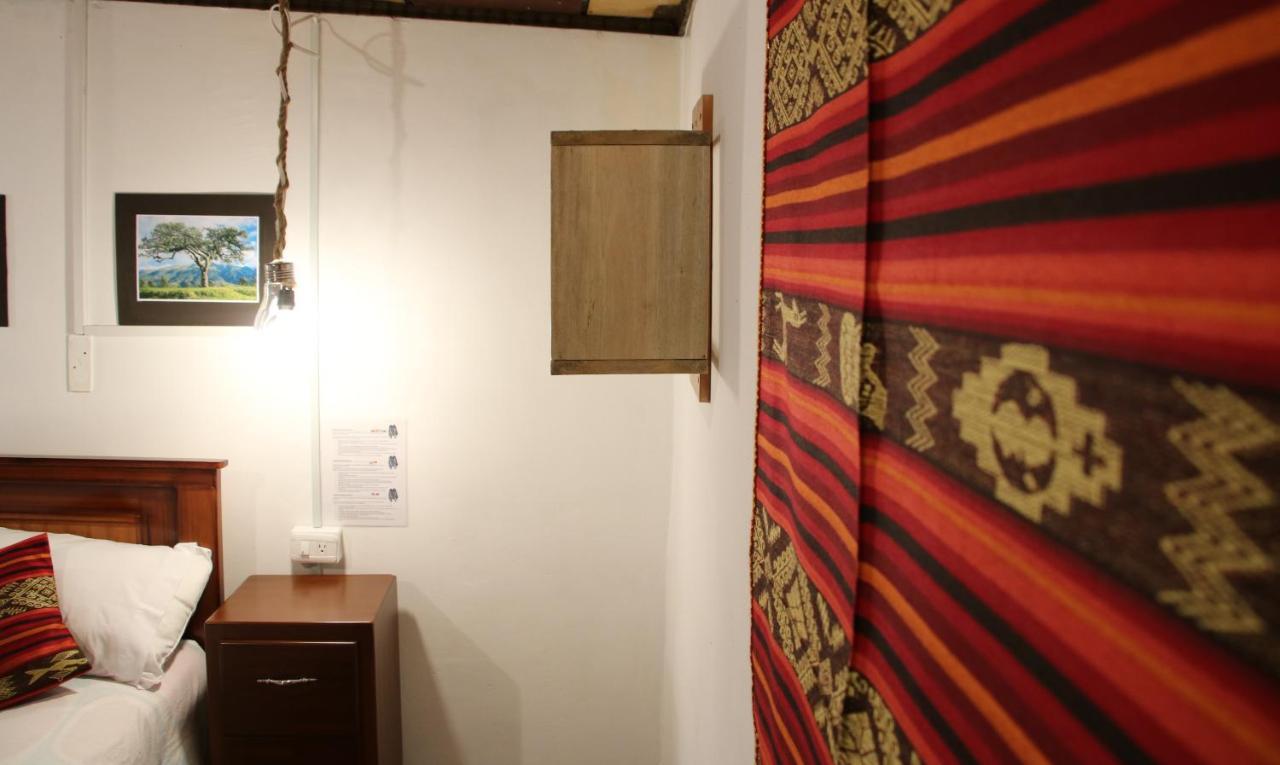 Hospedaje Los Ponchos Otavalo Dış mekan fotoğraf